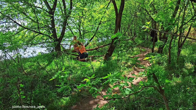 Nick Lewis: Złapany ssanie w lesie - Nieoczekiwany Trójkąt z nieznajomym