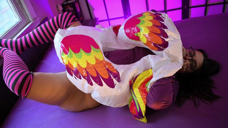 Bunny Looner: Desempacitando e esvaziando unicórnio nadando - Bunny Looner