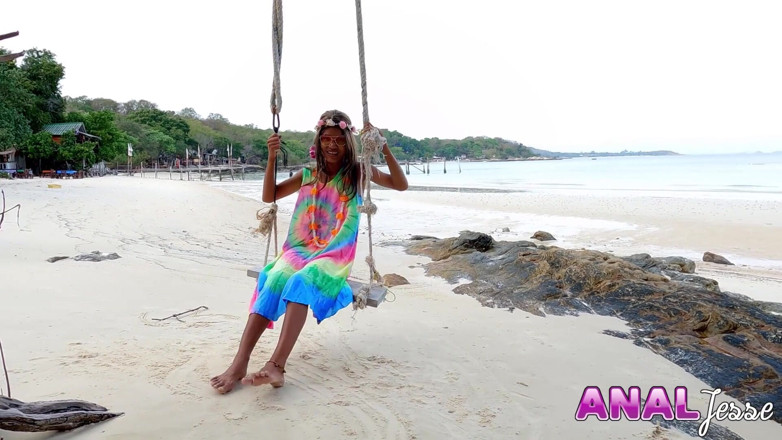 Jesse Thai: Recogida y follada - hippie girl anal