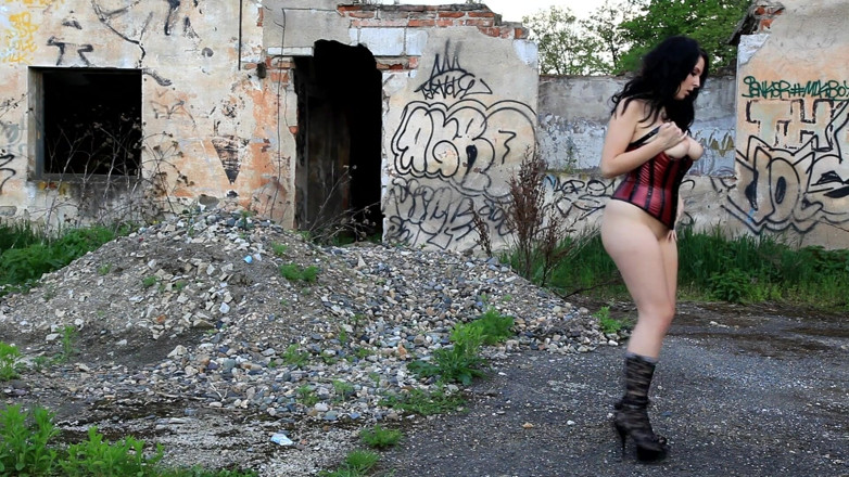 Reality Babes: Fantastische brunette babe buitenshuis fotoshoots
