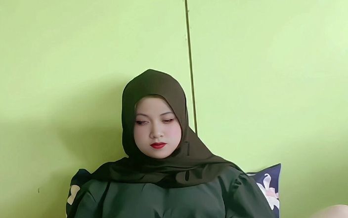 Nitha_Tiara: Tombul sevimli kız