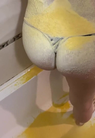 Monnycka: Scrub for ass