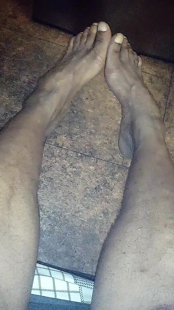 Foot Fetish Extreme Big Black Stanky Feet Fetish (Sweet d willie)