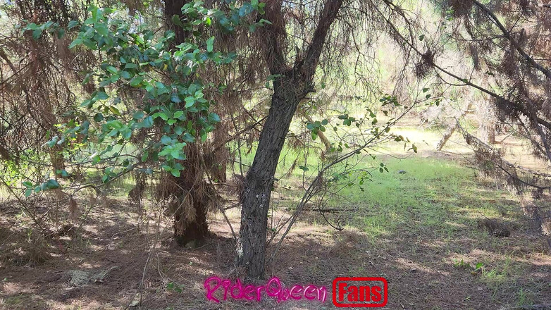 Riderqueen BBW Step Mom Latina Ebony: Riderqueen 户外：户外粉丝的视频