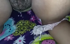 De buurvrouw naast de deur bood me haar kont aan en slikte mijn sperma omdat ze ruzie had met haar man!