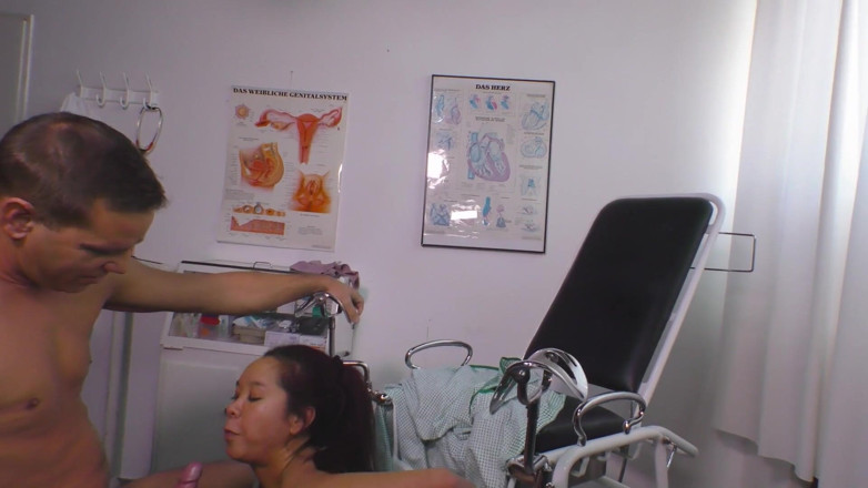 German Full Movies: Putzfrauen 5: Five sexy women who love to suck cock deep...