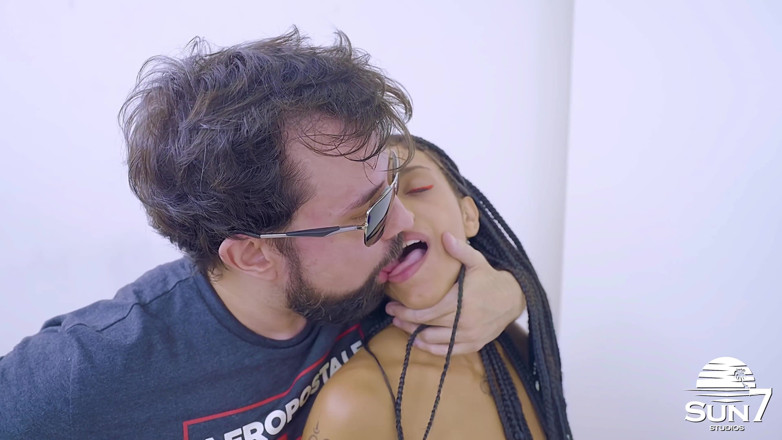 Sun7: Rebentando a bunda da ninfa e fazendo ela gozar deliciosamente