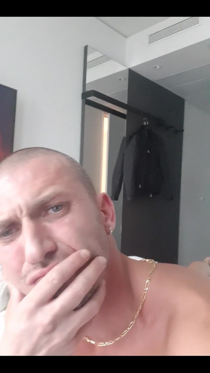 Boy jerking off: Berlin'de otelde azgınım