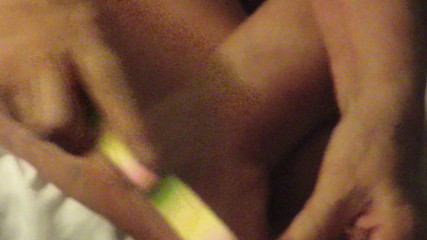 BBW nurse Vicki adventures with friends: ¡La sexy holandesa folla las uñas de los dedos del...