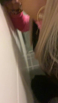 Bimbo Tranny Throats Xxl Dildo