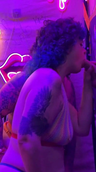 Bailey Boston e Kennedy Starling compartilham dotado branco no Gloryhole