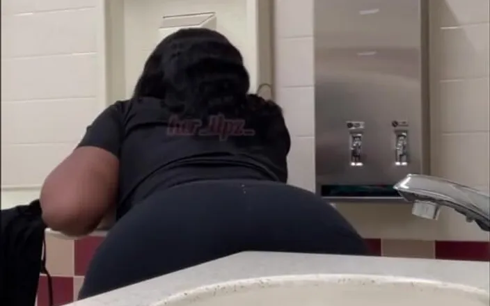 Anye Meshell: Horny Girl Humps the Bathroom Sink