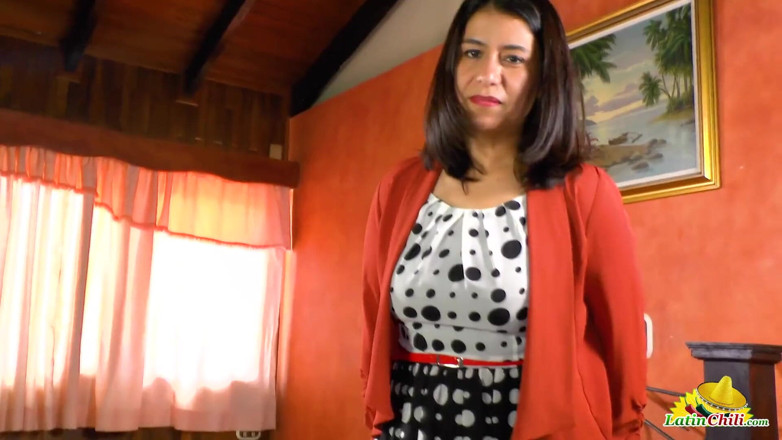 Old Nanny: LatinCili - Chubby mature Anabella uses pink vibrator to masturbate