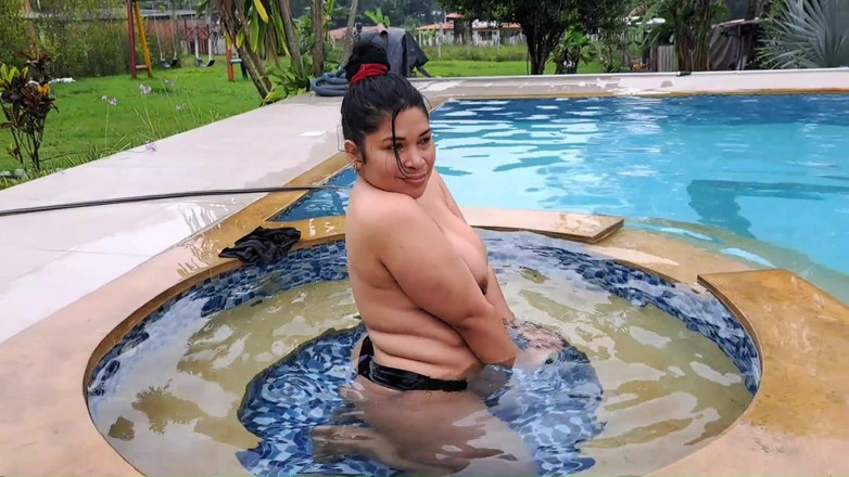 Jocelyn: Seksi Dan Nakal Dewasa Melancap Di Ruang Tamu