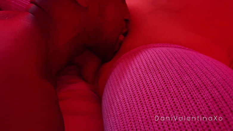 Dani Valentina: Erkek arkadaşımın üvey babası 1.5 metre raunt için geri döndü. Don Sudan