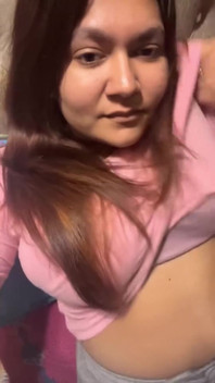 Desi Cute Girl Showing Her Tits