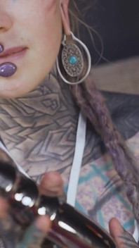Anuskatzz Gets a Stainless Steel Dildo to Shove up Her Ass
