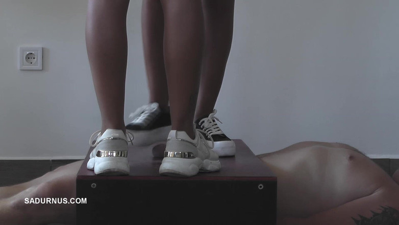 Sadurnus: Olga y Natasa - happy finish crush!