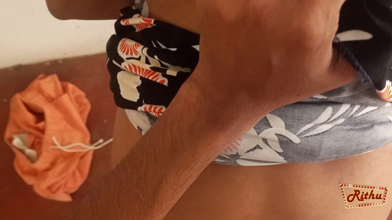 Rithu_Girl: Nangige Hodama Yaluwawa Tok Karala Hikuwa - Moje nevlastní sestra sexy...