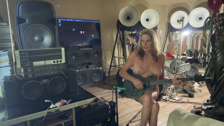 Lizzy Yum vintage and behind the scenes interviews: Lizzy yum cổ điển và hậu trường phỏng vấn độc quyền phỏng...