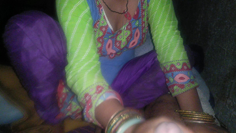 BlondAtom63: Indisches bhabhi super kurz