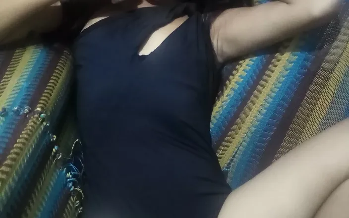 Agathatey_1: Venezuelan Rubs Her Vagina and Puts Her Fingers in a...