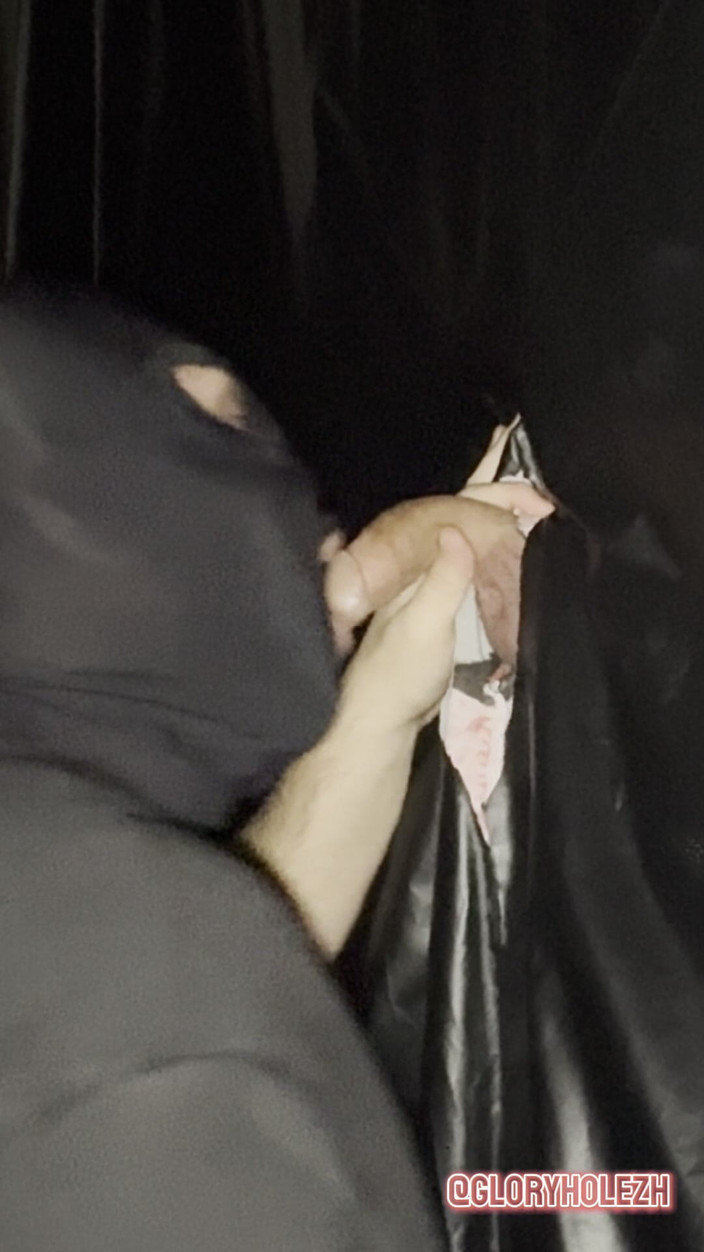 gloryholezh: Арабський кур'єр зупиняється для мінету анона та риммса і запліднює мою дупу