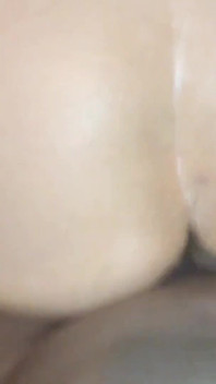 Grosse bite noire, levrette rapide et profonde, hurlements, orgasmes multiples