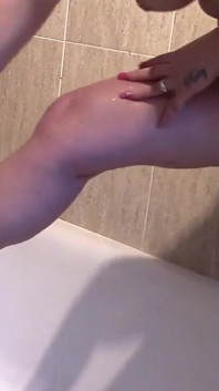 Rasiere meine bisschen unter der dusche