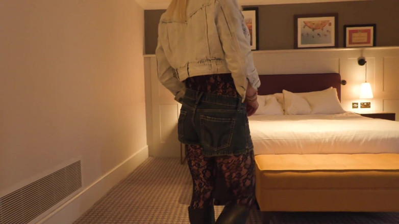 Katie Fox: Énorme Éjaculation Transsexuelle