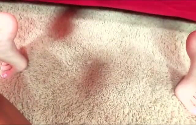 First Black Sexperience: Uzun saçlı genç sürtük zenci adamla ırklararası seks yapıyor dölleniyor