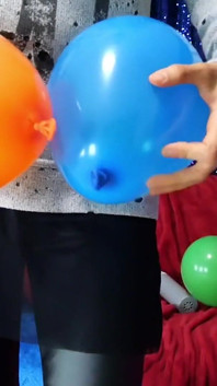 Saya Mengembang Belon Dengan Pam Dan Kemudian Pop Ita
