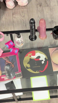 Comedie porno: cupluri terapeuti sugereaza vibrator legat este fix la relația lor!