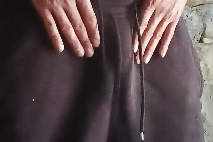 Gangbang straight: Oklippt tatuering kuk pissar i tunneln