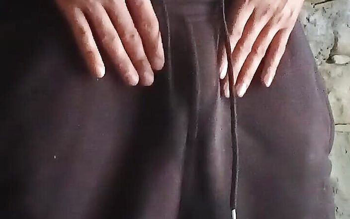 Gangbang straight: बिना कटे टैटू लंड सुरंग में मूतना