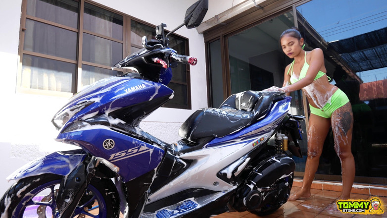 AsianSex: Una calda teen asiatica lava la ninfomane in moto e...
