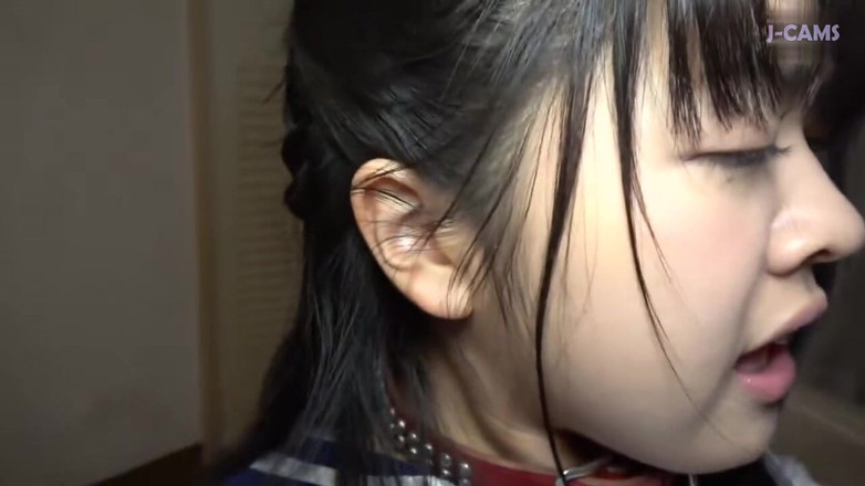 J-Cams: Dia menemukan lekuk utama - si cantik yang mengubah kenikmatan menjadi...
