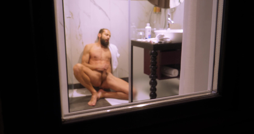 Jerking studs: 샤워하는 남자