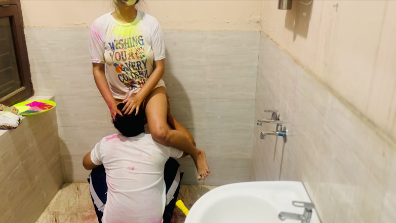 Hornycouple149: ホーリーの日に義姉と汚い仕事をして、公然とセックスもした