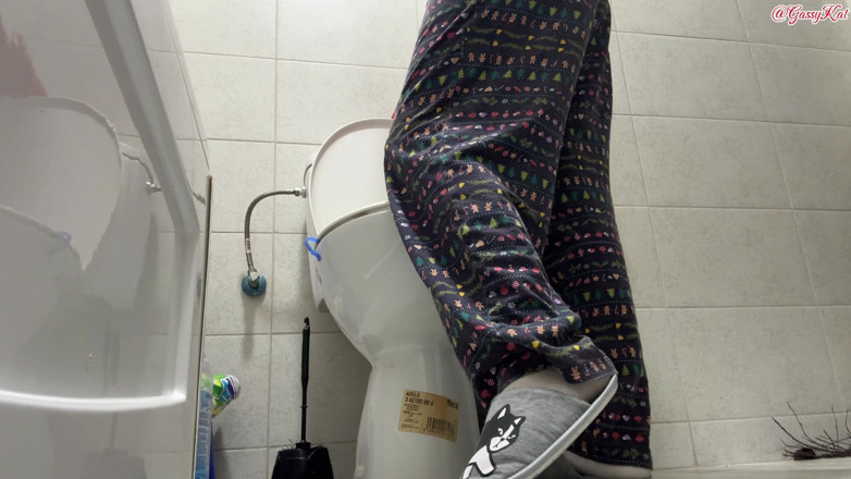 GassyKat: The Daily Toilet Season 3 Episode 10: Nasty Morning