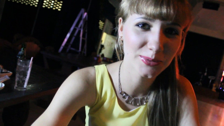Angel The Dreamgirl: Foot job outdoor place