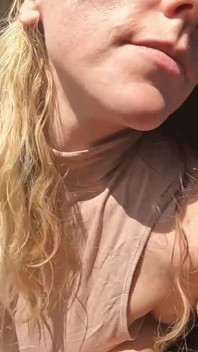 Loira Sexy Engole Porra Depois Da Cabeça Na Estrada