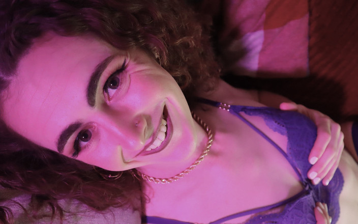 Red Heaven Media Transgender: Trans cece monroe शावर ले रही है फिर हस्तमैथुन करती है!