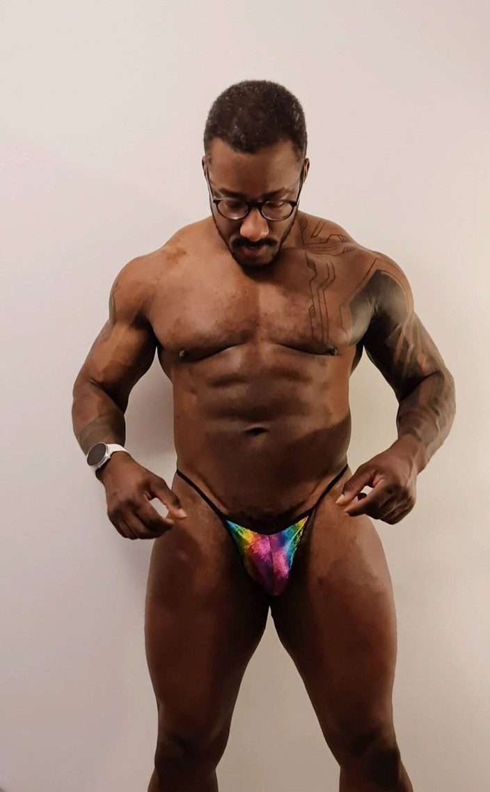 Amadeus: Got a Rainbow Theme Thongmode Friday