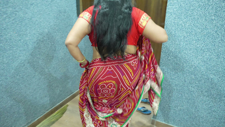 Pari bhabhi: Unknown Sister-in-law Came to My Room and Put a Finger...