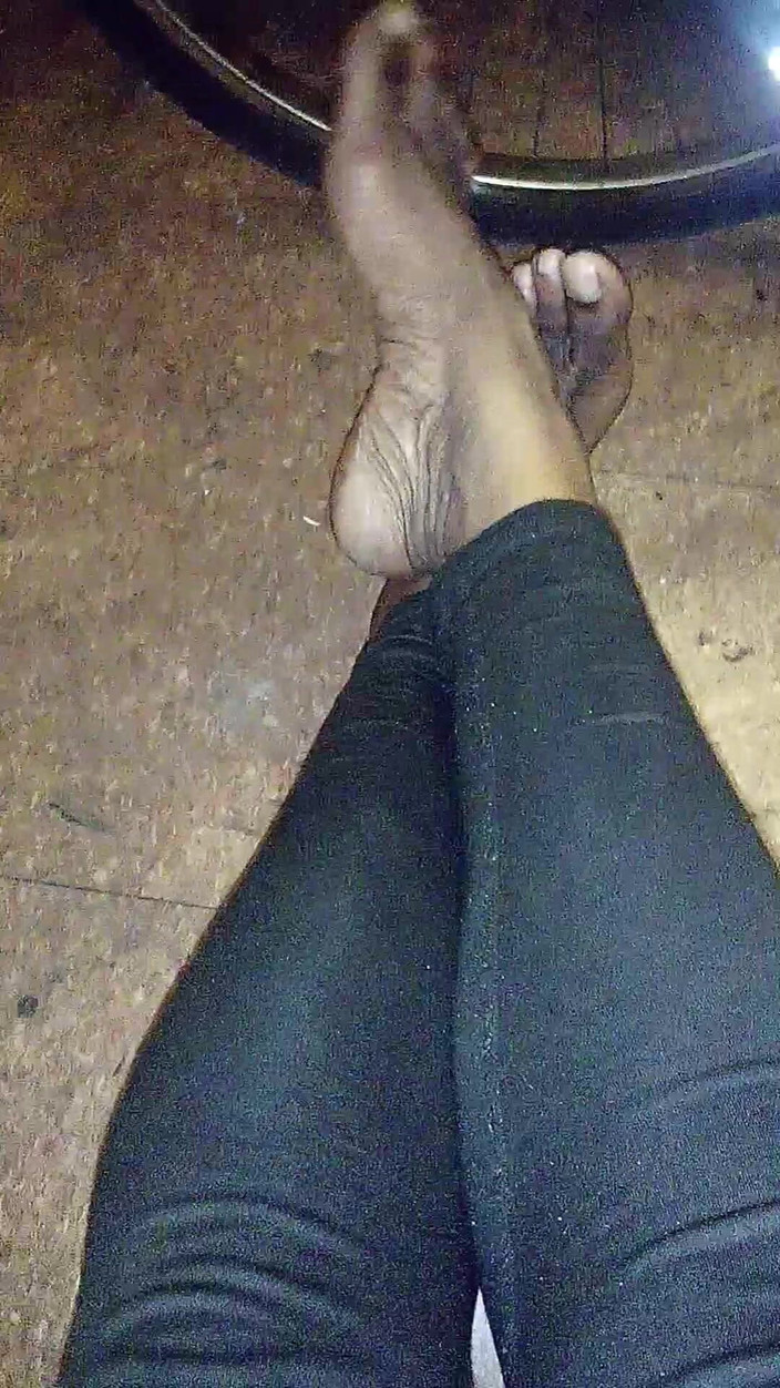 SweetDWillie456: Peha Tebal Kaki Panjang Fetish Kaki Femboy Bawah