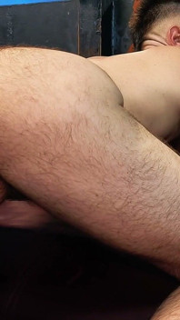 เซสชั่นดันเจี้ยน: เล่นกรงเหงื่อออก, Kinkster เจาะปิดปาก, ถ่มน้ําลาย, ขย่ม
