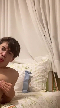 Tachinând o șarjă bună de spermă de la un twink