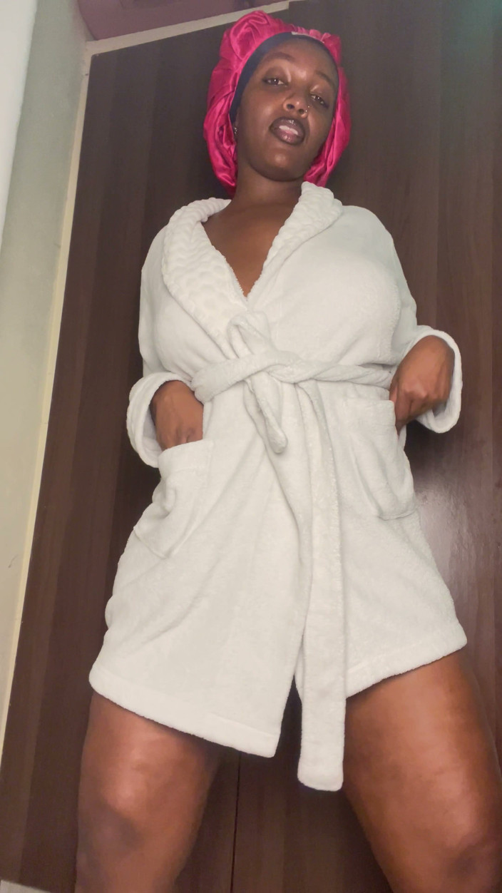 African-lola: Woke up Horny Asf, so I Made Something for You