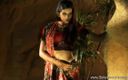 Bollywood Nudes: Asiática caliente softcore baila eróticamente